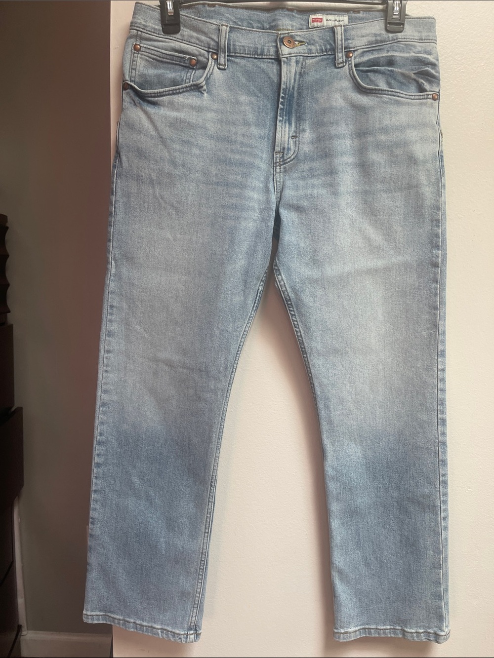 Wrangler Light Wash Relaxed Fit Men's Jeans